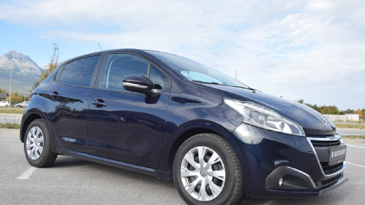 Peugeot 208 - manuál - benzín - 58 195 km