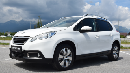 Peugeot 2008 - manuál - benzín