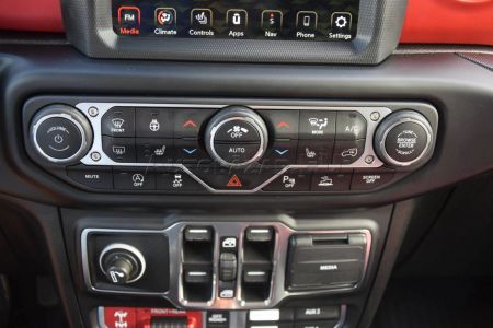 Jeep Wrangler 2.0T GME Rubicon A/T