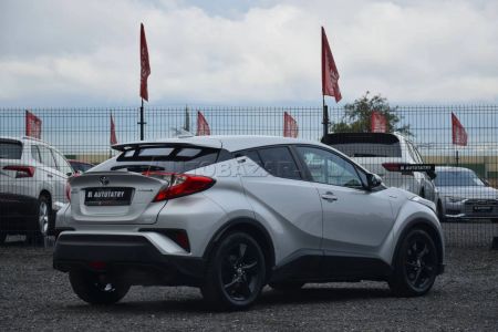 Toyota C-HR 1.8 Hybrid Selection E-CVT FWD