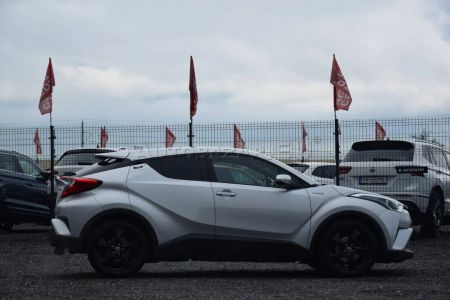 Toyota C-HR 1.8 Hybrid Selection E-CVT FWD